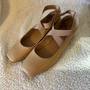 Elegant Tan Women's Ballet Flats-size 10